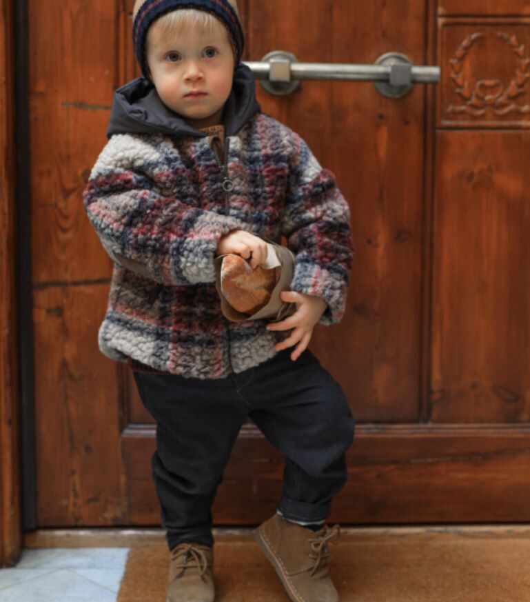 1+ in the family 黑色丹寧長褲 ELOY dark-blue