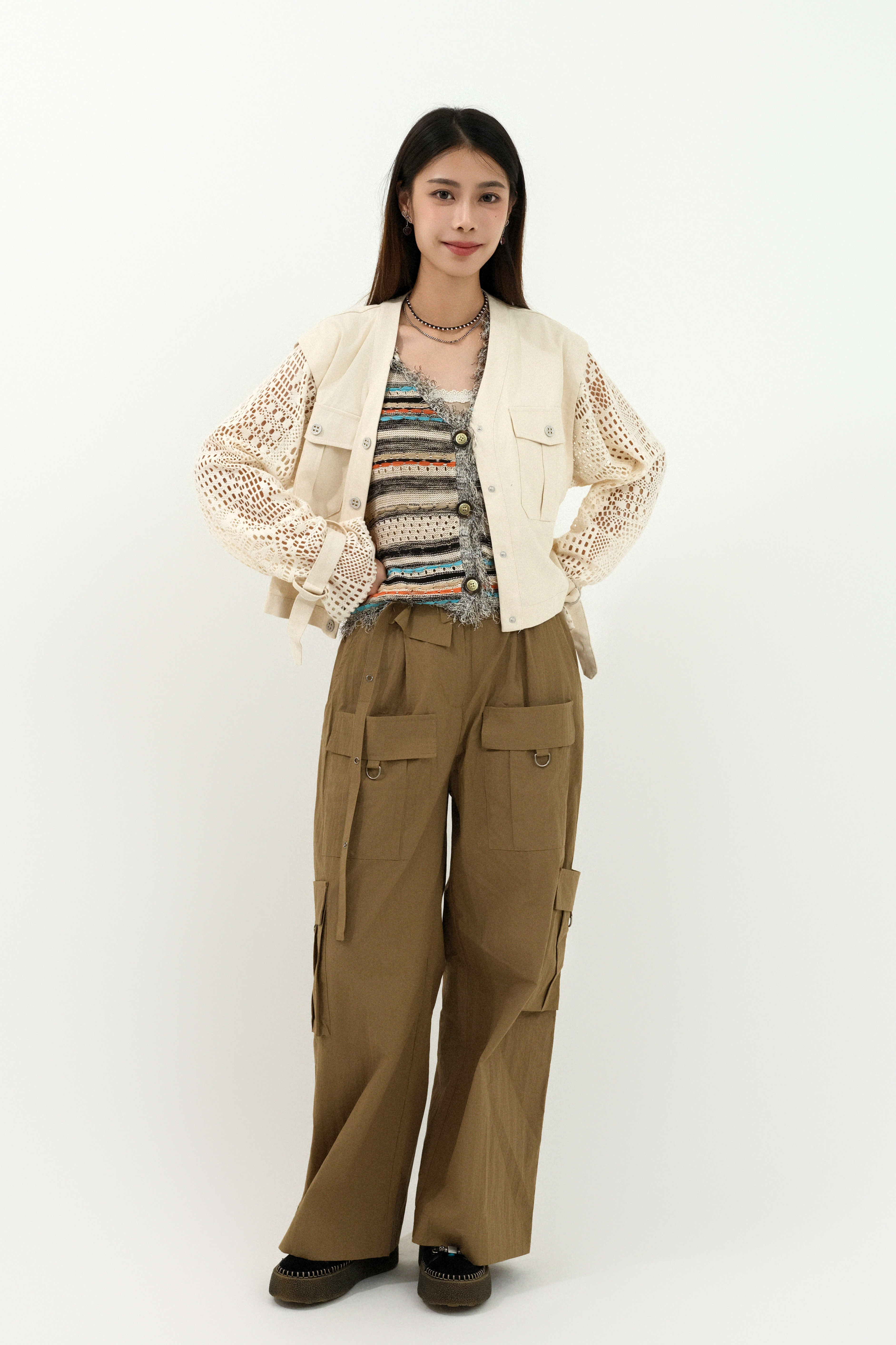 拼通花袖V領短外套  (現貨款式）