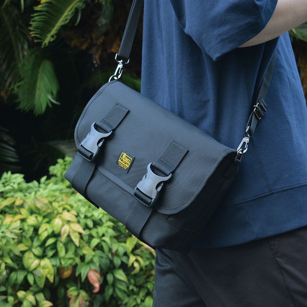 VanNuys E558 輕盈版雙扣郵差包