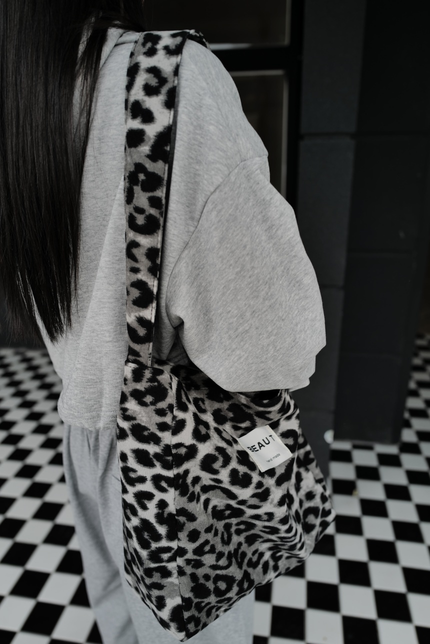 絨布灰系可調節背帶豹紋購物包