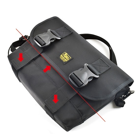 VanNuys E558 Lightness Double Buckle Messenger Bag