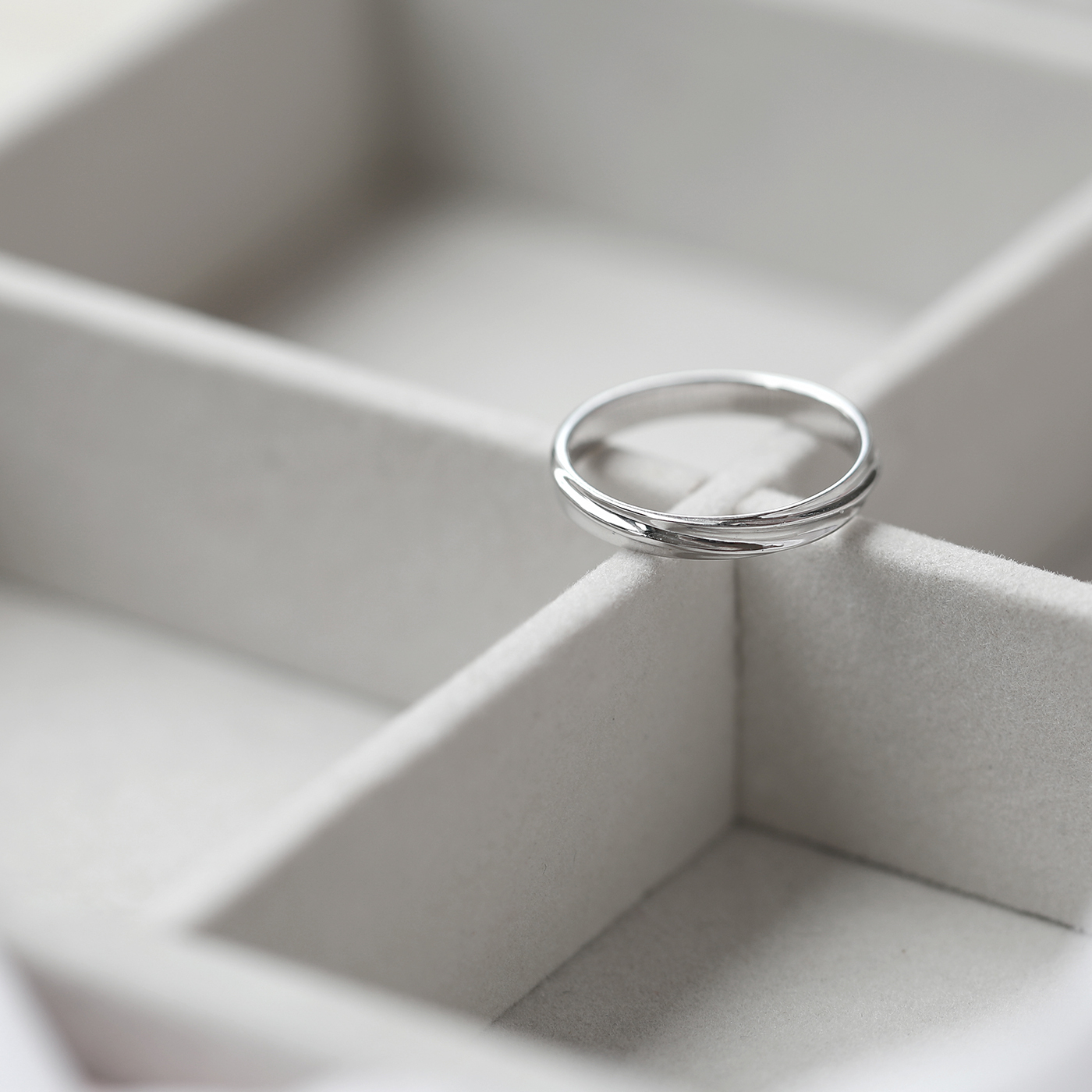 相擁 — K金男戒