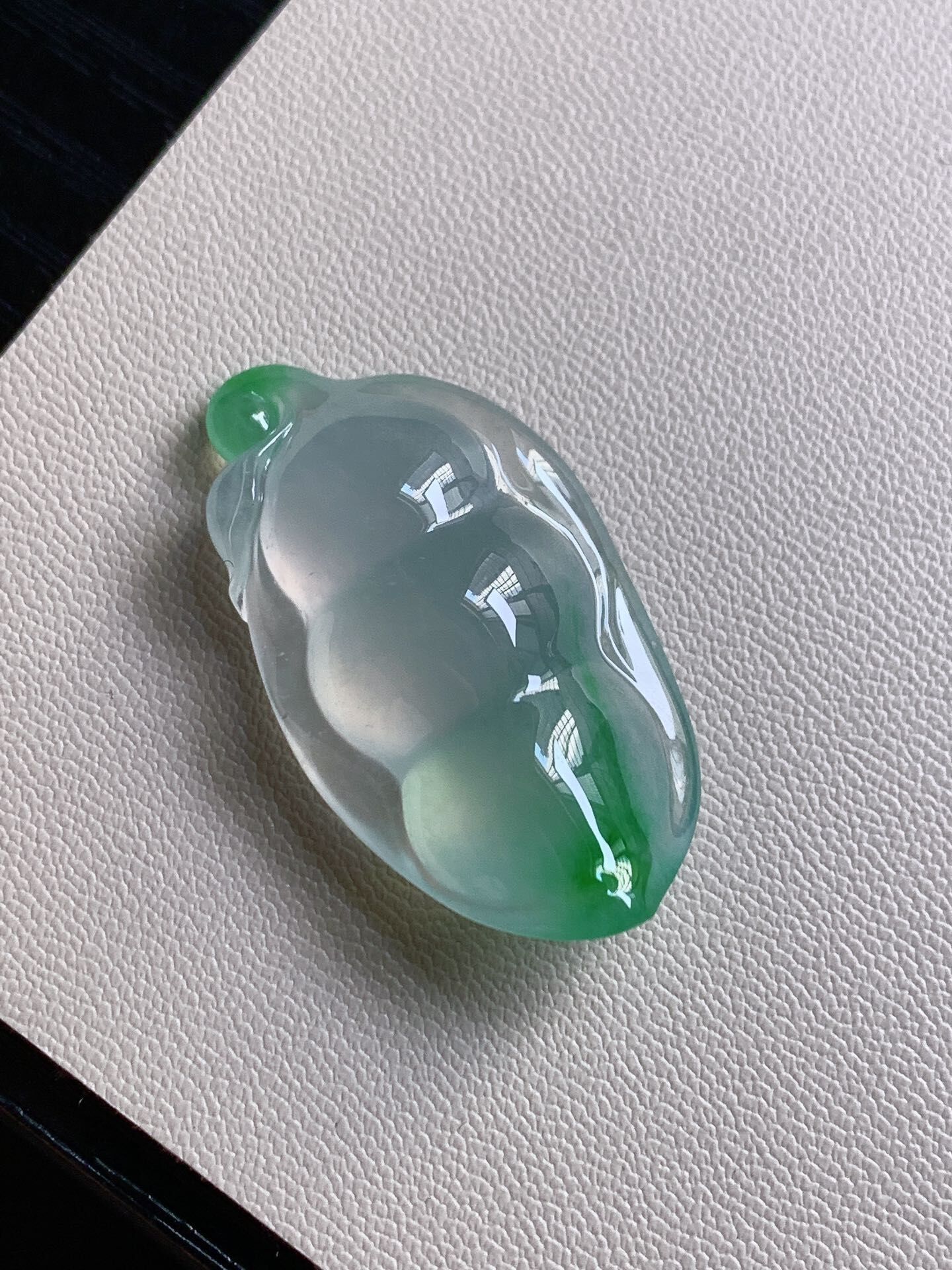 723345 翡翠玻璃種高翠福豆