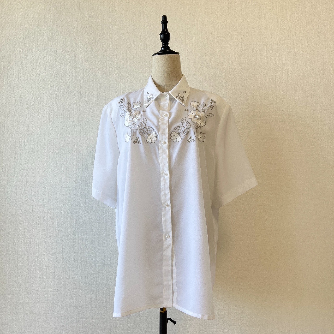 Christie&Jill白色花卉刺繡襯衣
