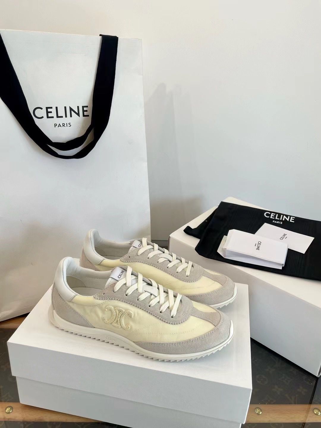 CELINE 2025 全新RACER凱旋門德訓鞋｜雙色登場