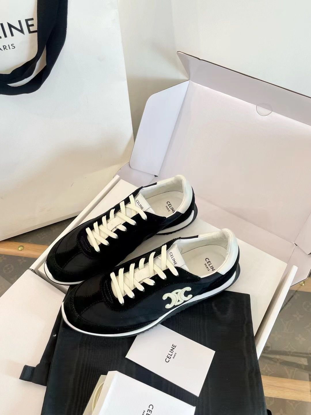 CELINE 2025 全新RACER凱旋門德訓鞋｜雙色登場