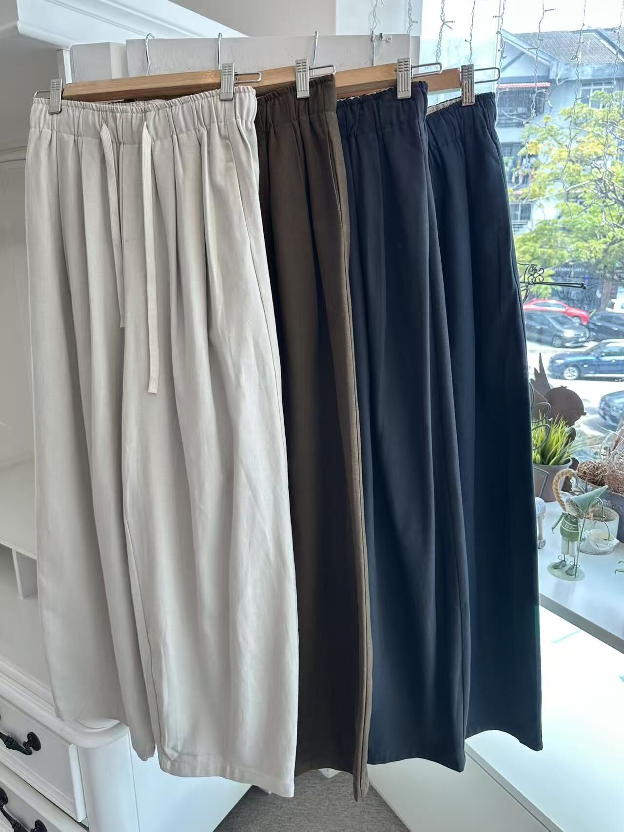 ELASTIC WAISTED SOFT CORDUROY WIDE LEG PANT