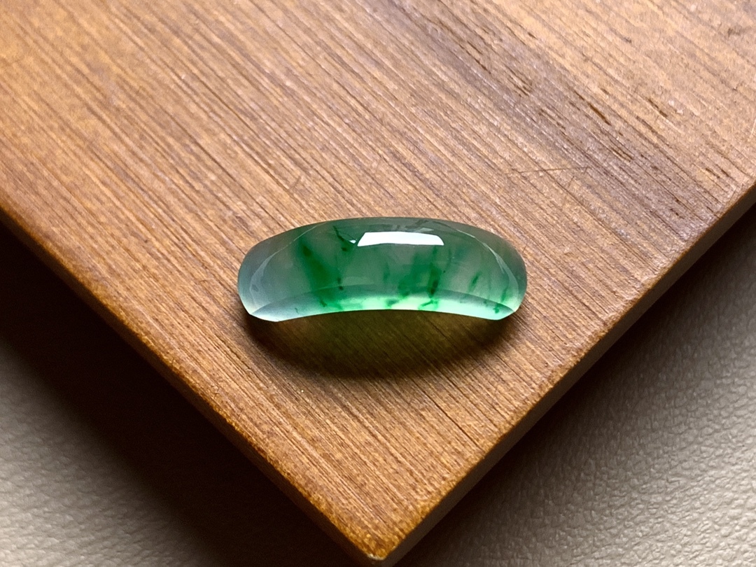 723367 翡翠高冰綠花馬鞍