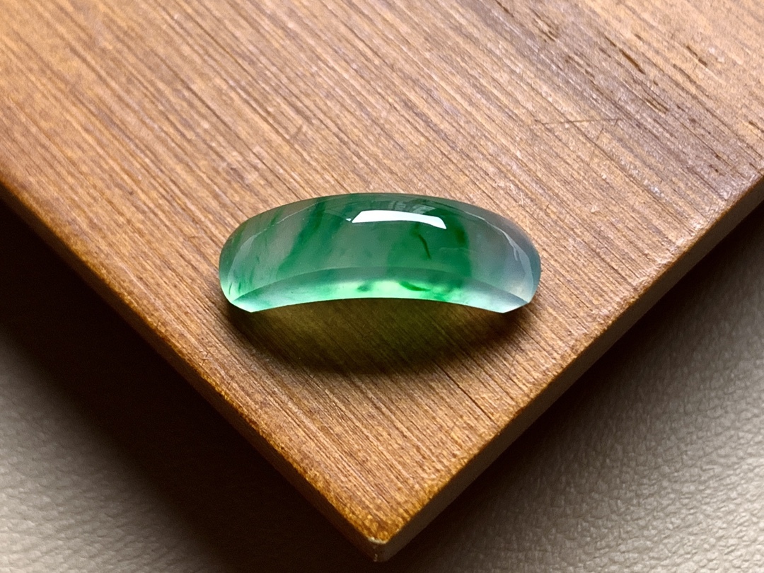 723367 翡翠高冰綠花馬鞍