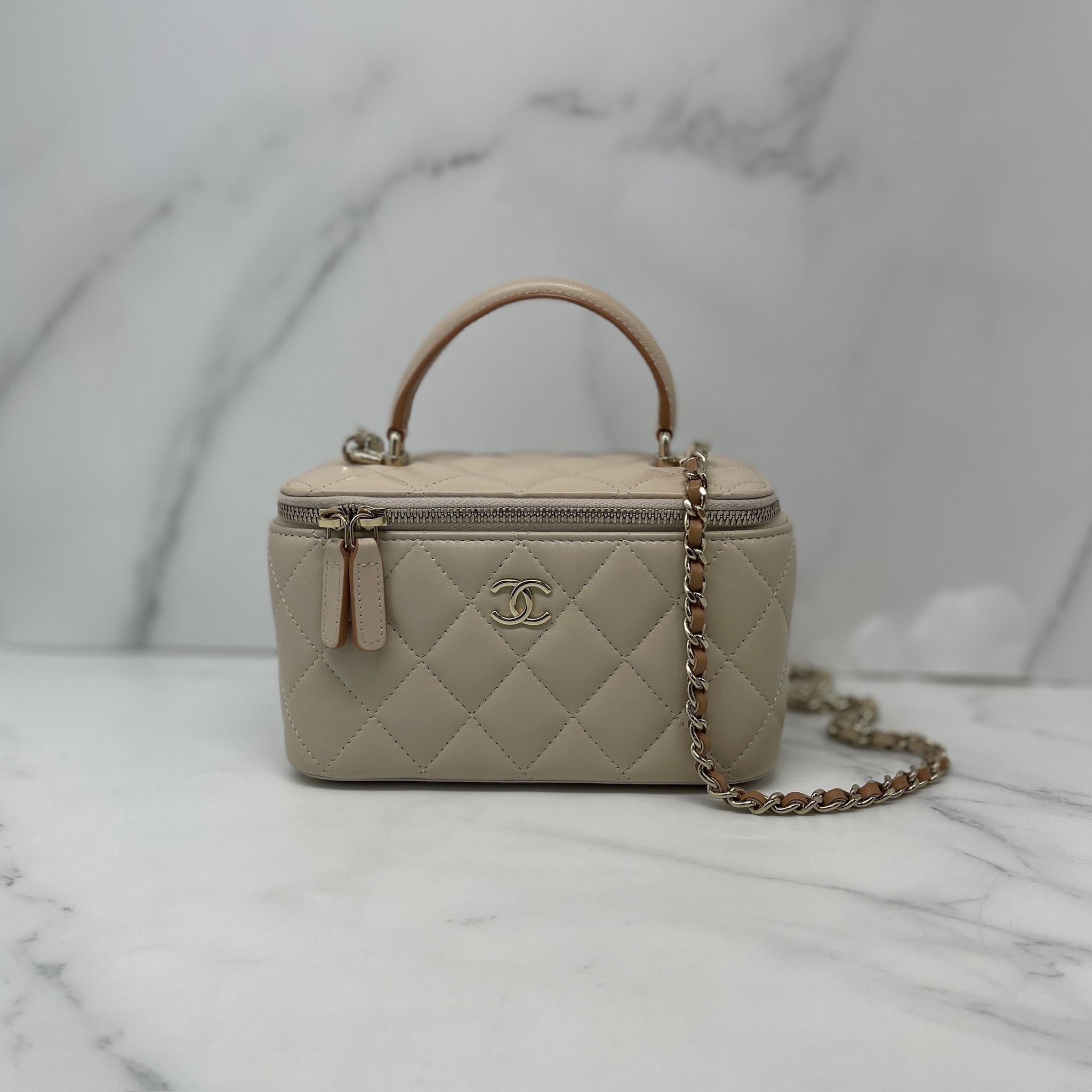 Chanel Vanity Case with handle （Nude/ Beige ）
