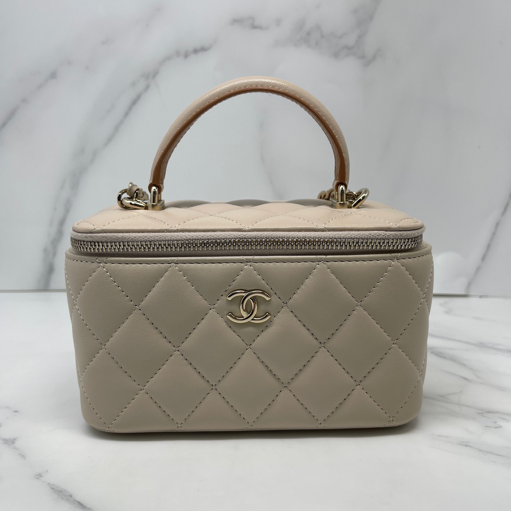 Chanel Vanity Case with handle （Nude/ Beige ）