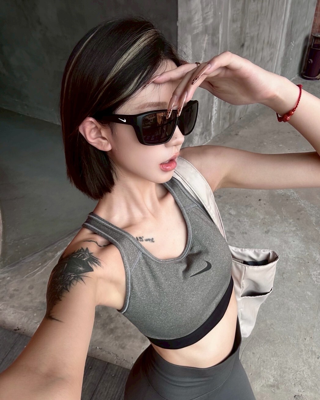 <國外限定折扣>Nike Brazen Explorer AF 抗紫外線 黑色墨鏡 太陽眼鏡