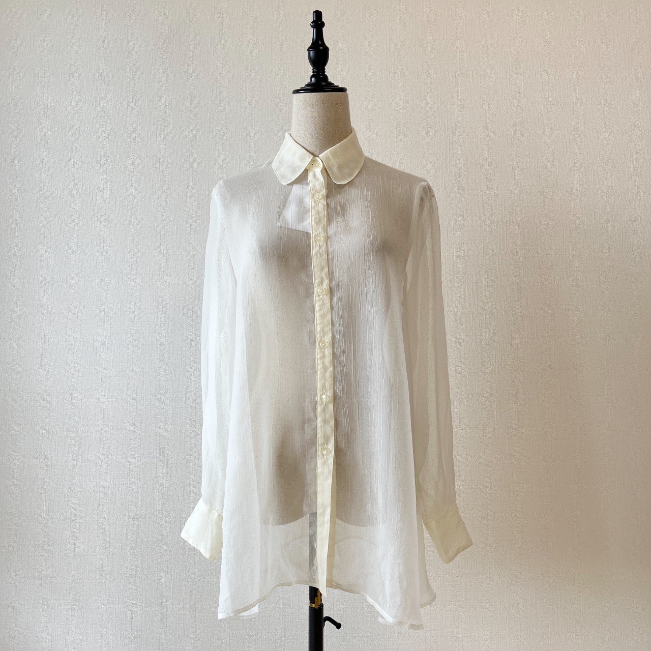 白色紋理感雪紡質料襯衣