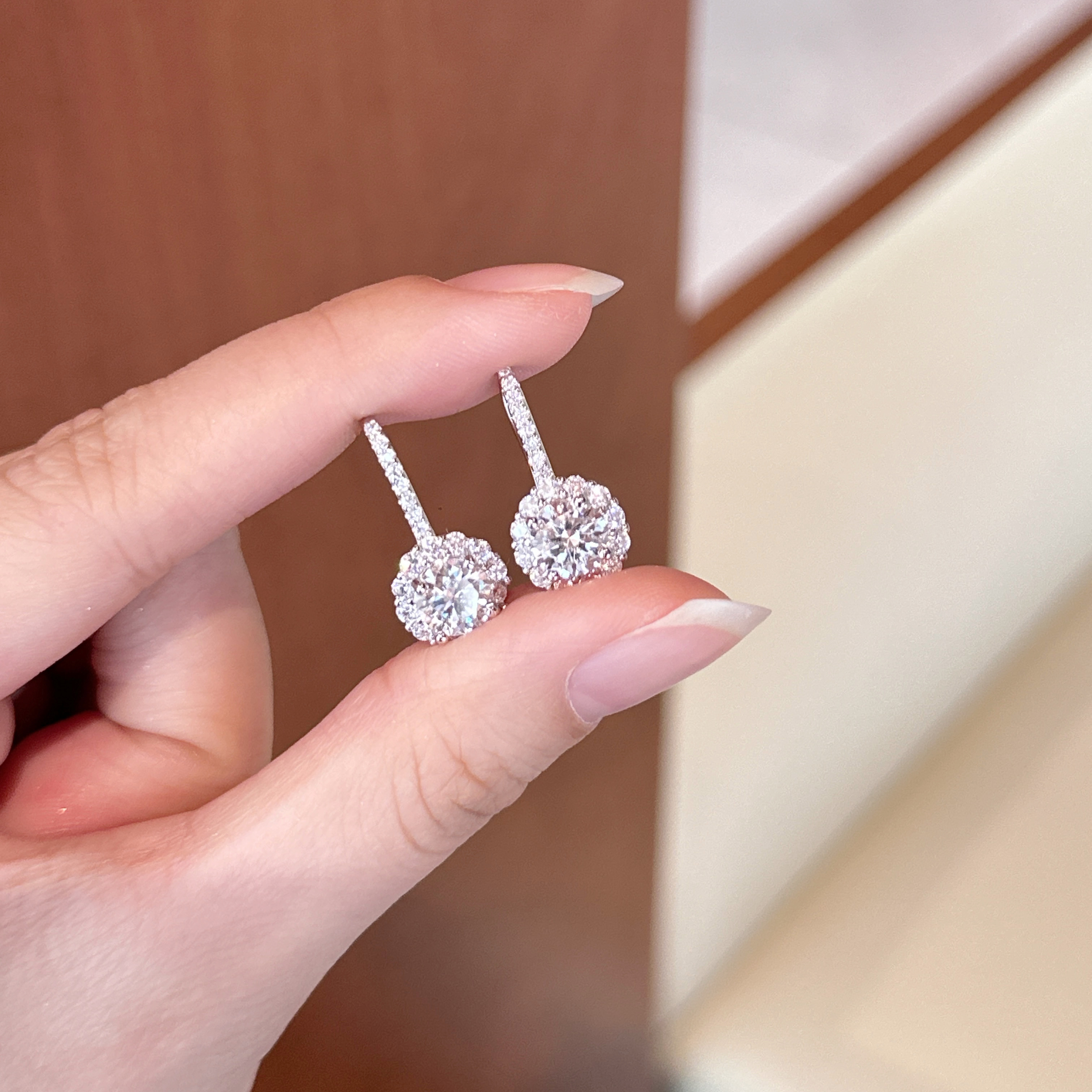 Riley moissanite earring