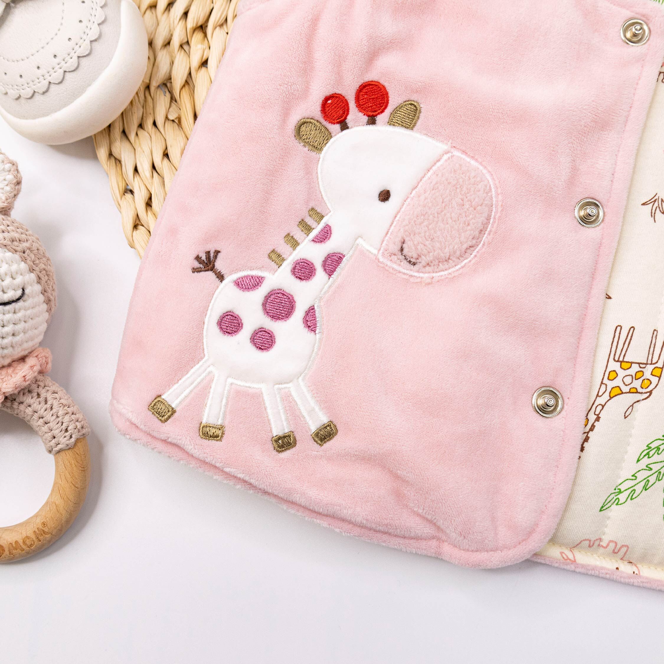 波紳士【12532】童趣刺繡長頸鹿鋪棉背心