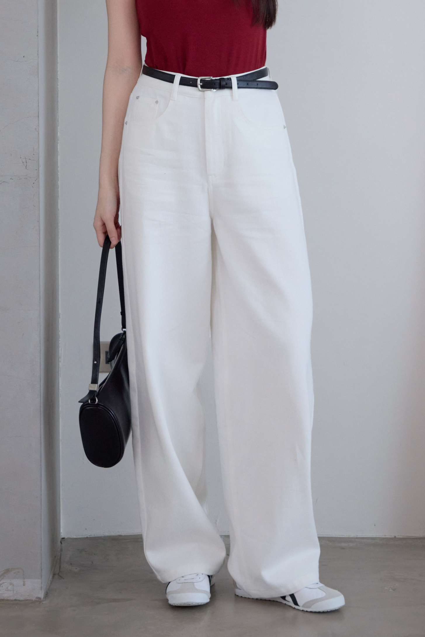 Gmade/天絲薄料順臀彎刀褲-白