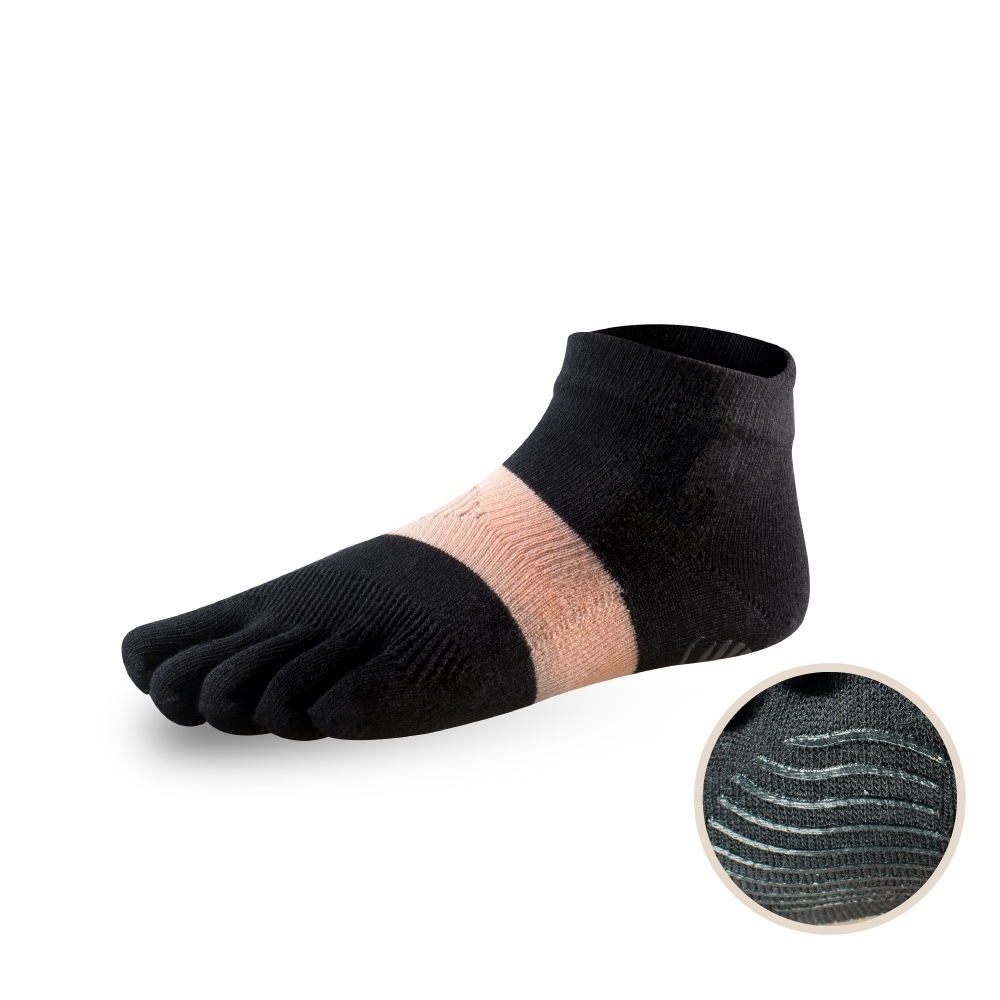 sNug | 極速五趾運動船襪（黑橘）