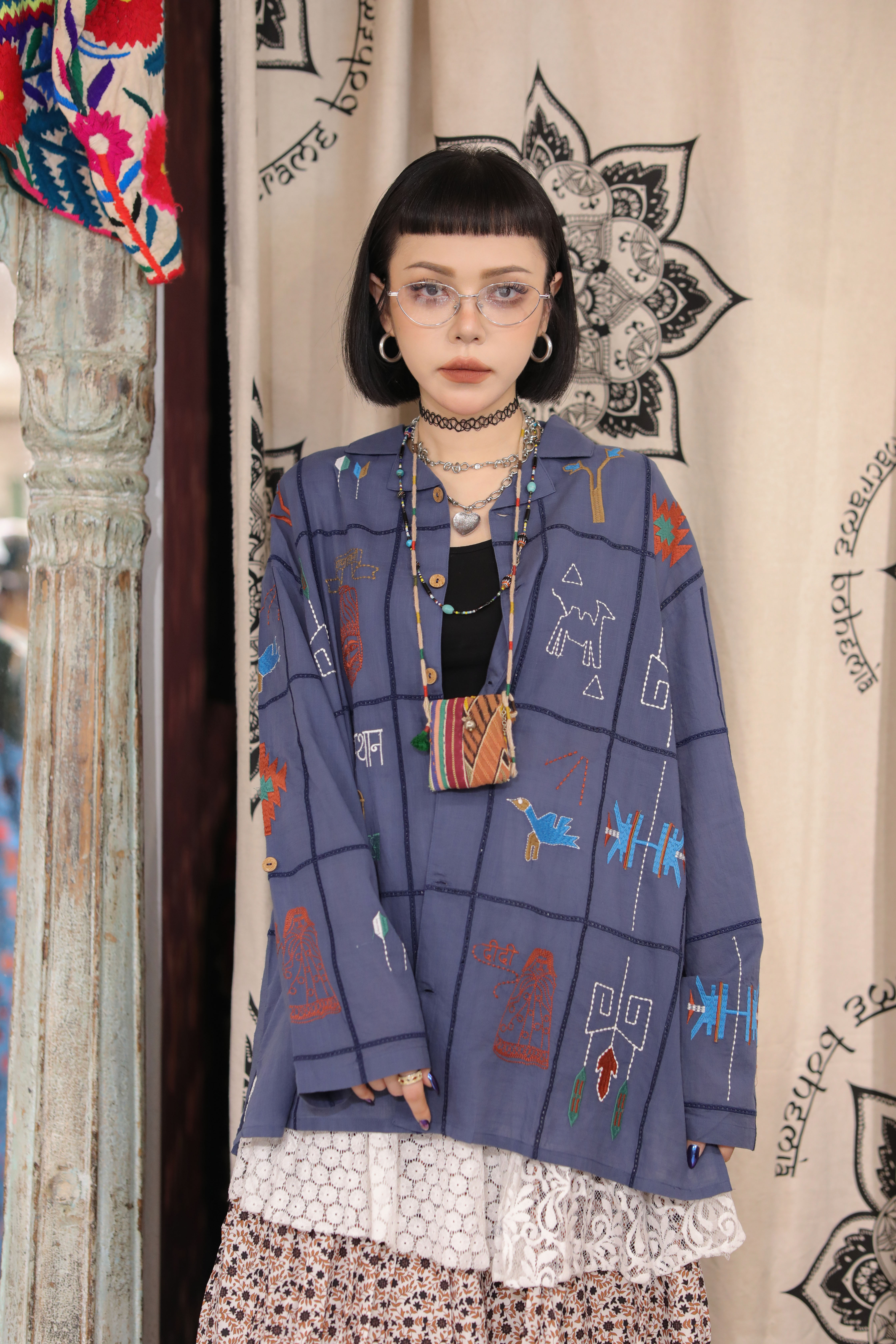 Amina -  ILL-5202 shirt White F19 / Navy F20