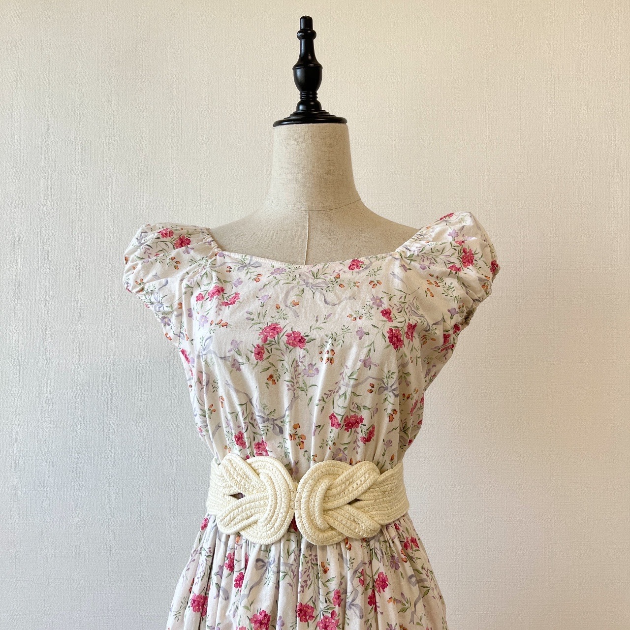 田園風小碎花與蝴蝶結圖案綿質連身裙