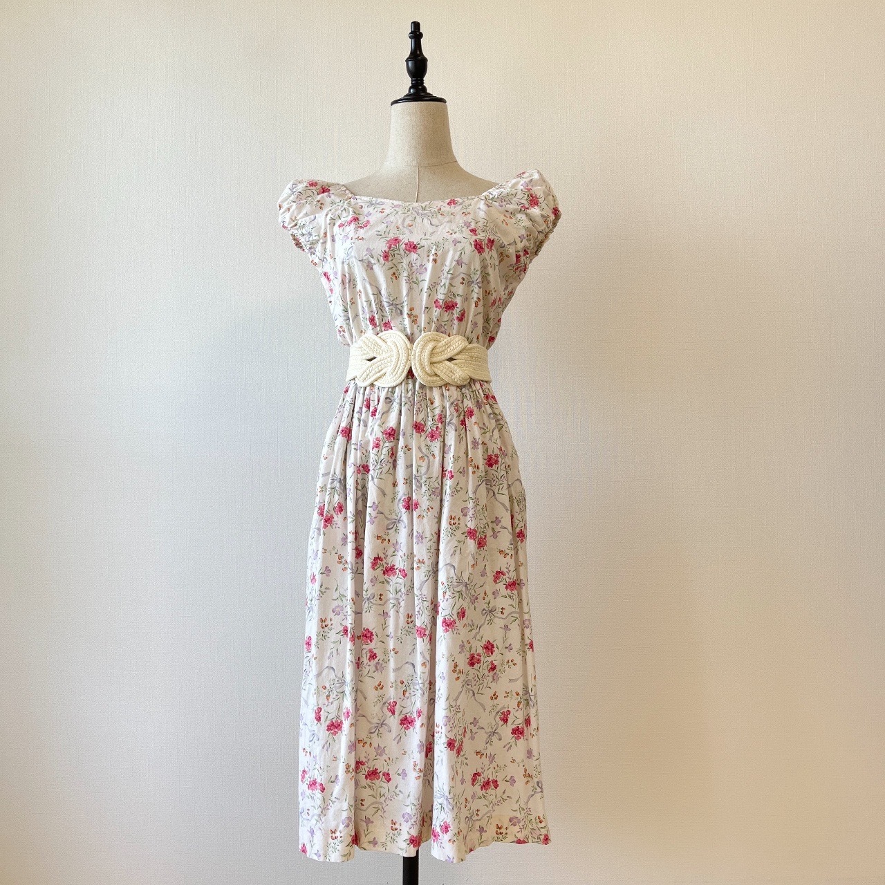 田園風小碎花與蝴蝶結圖案綿質連身裙