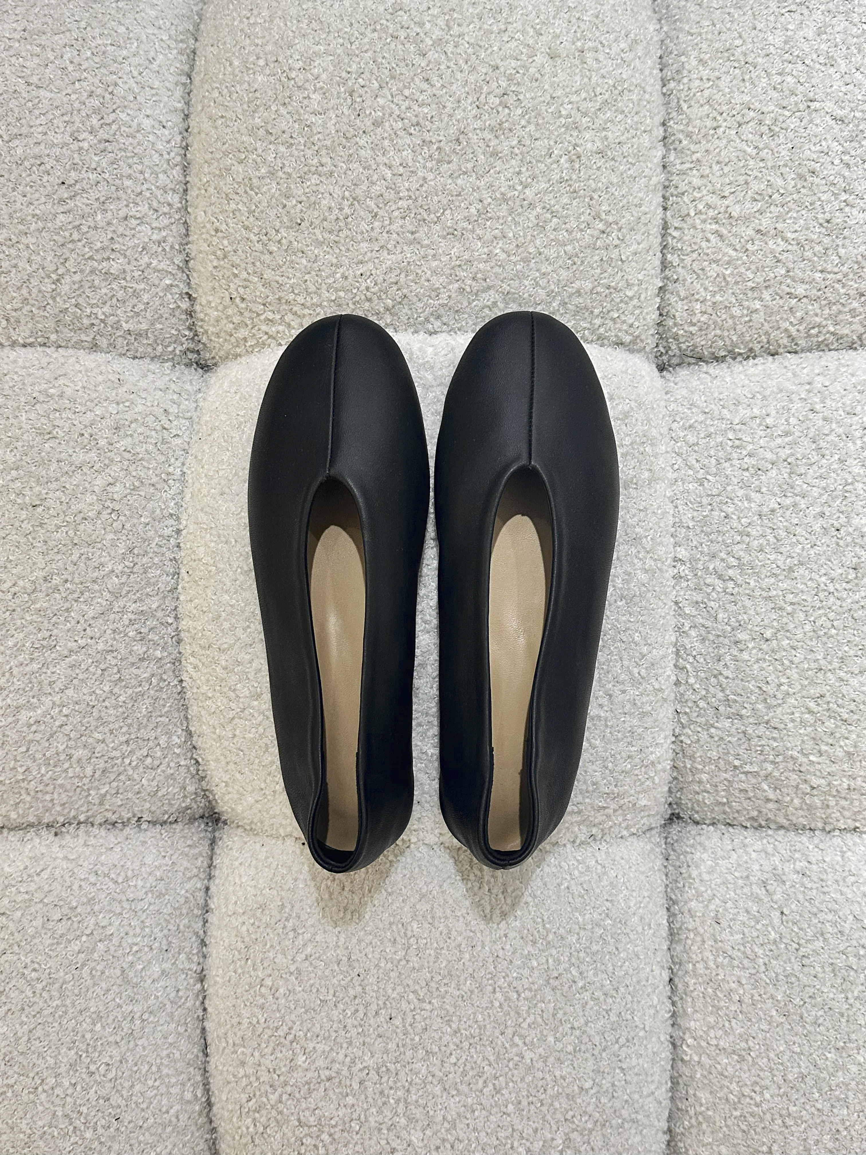 真皮平底鞋#H31212(黑240現貨)