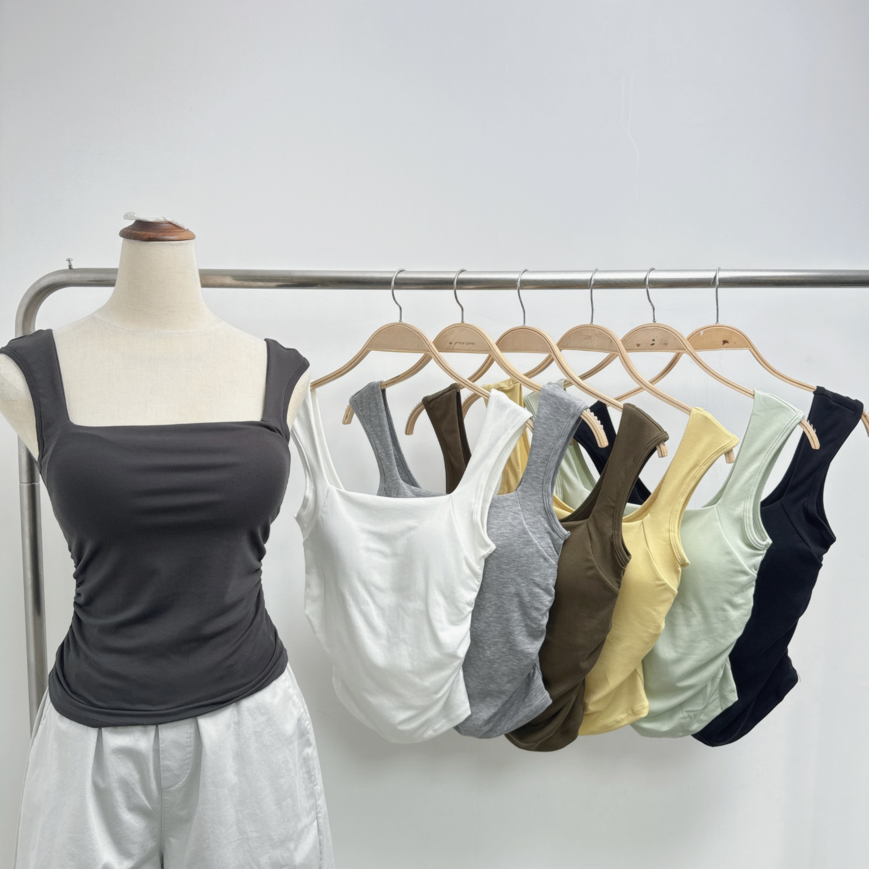 #1345-側車皺弧形腳天絲棉固定杯打底背心 (C118-C124)