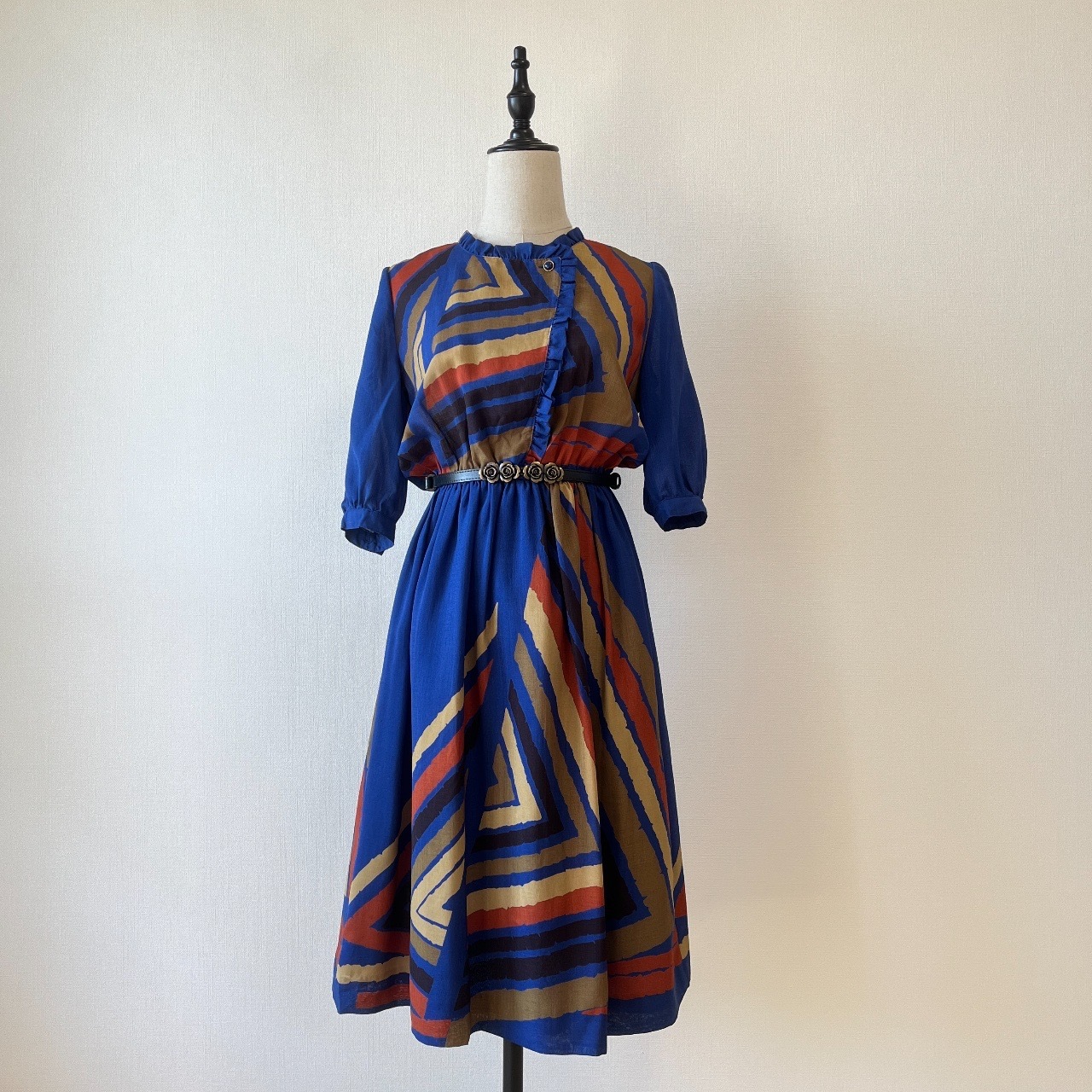 寶藍色Ruffle領型格中袖連身裙