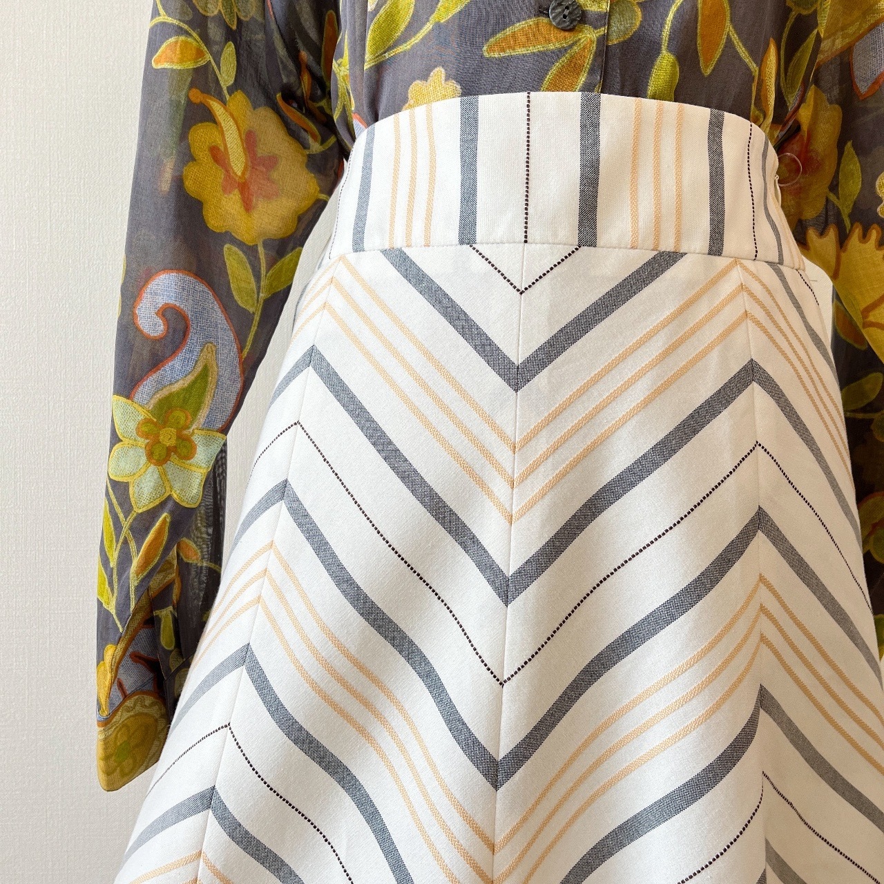 日本製白色綿質鋸齒紋半身裙