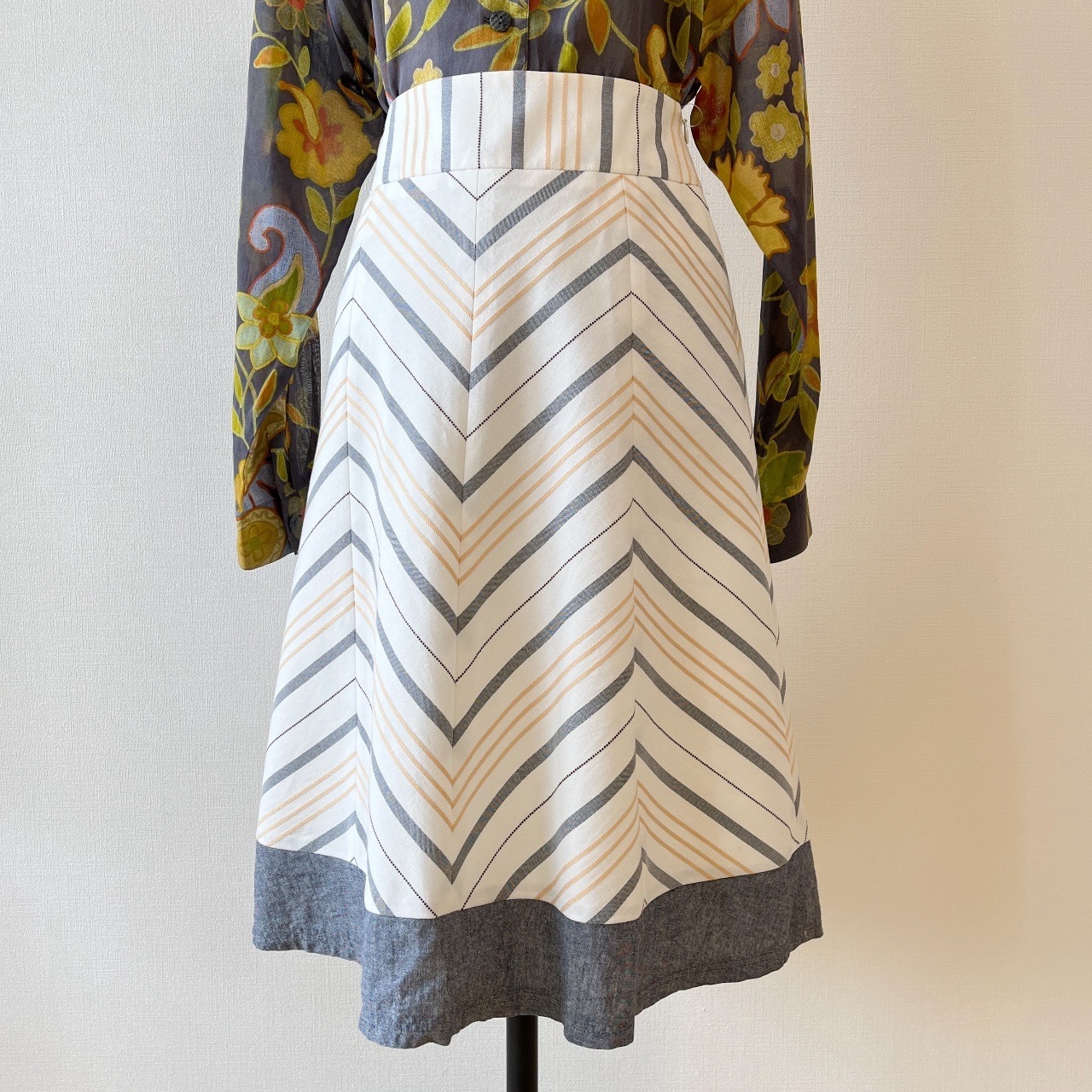 日本製白色綿質鋸齒紋半身裙