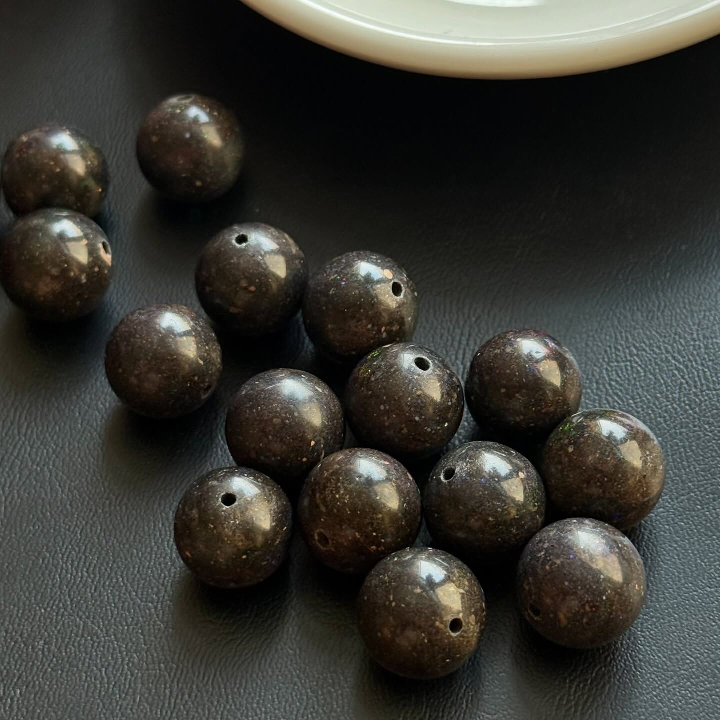 [原石] 澳洲礫背蛋白石 / 鐵蛋白石 通孔 串珠 約 13mm 單顆販售