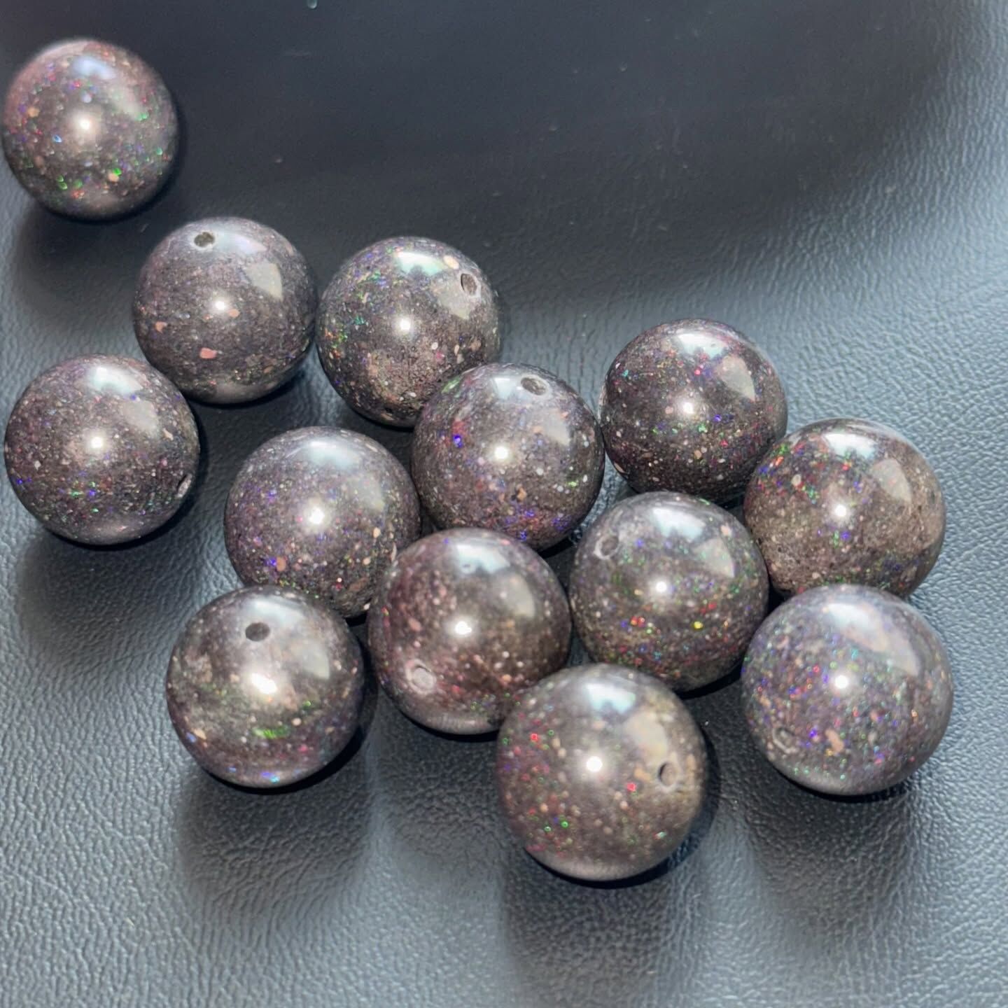 [原石] 澳洲礫背蛋白石 / 鐵蛋白石 通孔 串珠 約 13mm 單顆販售