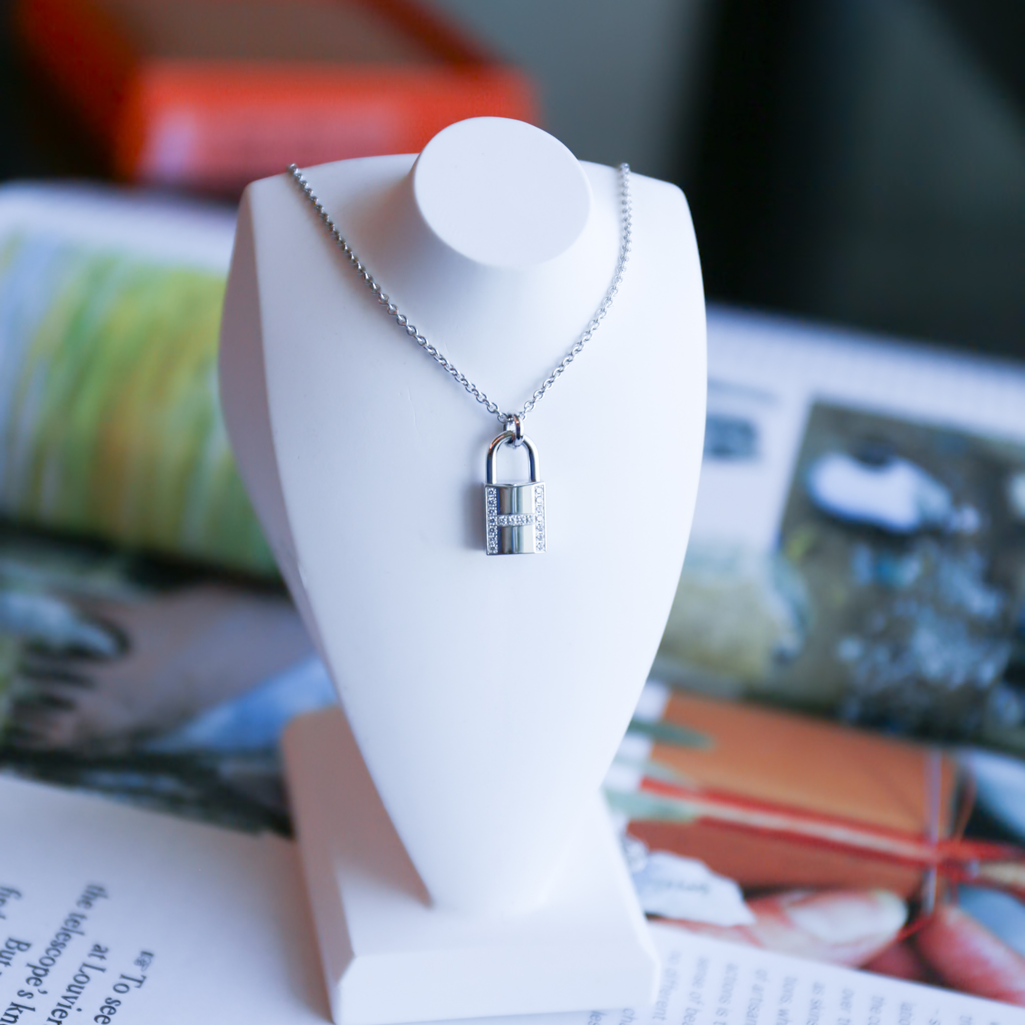 Hermes Kelly Cadenas pendant with diamonds