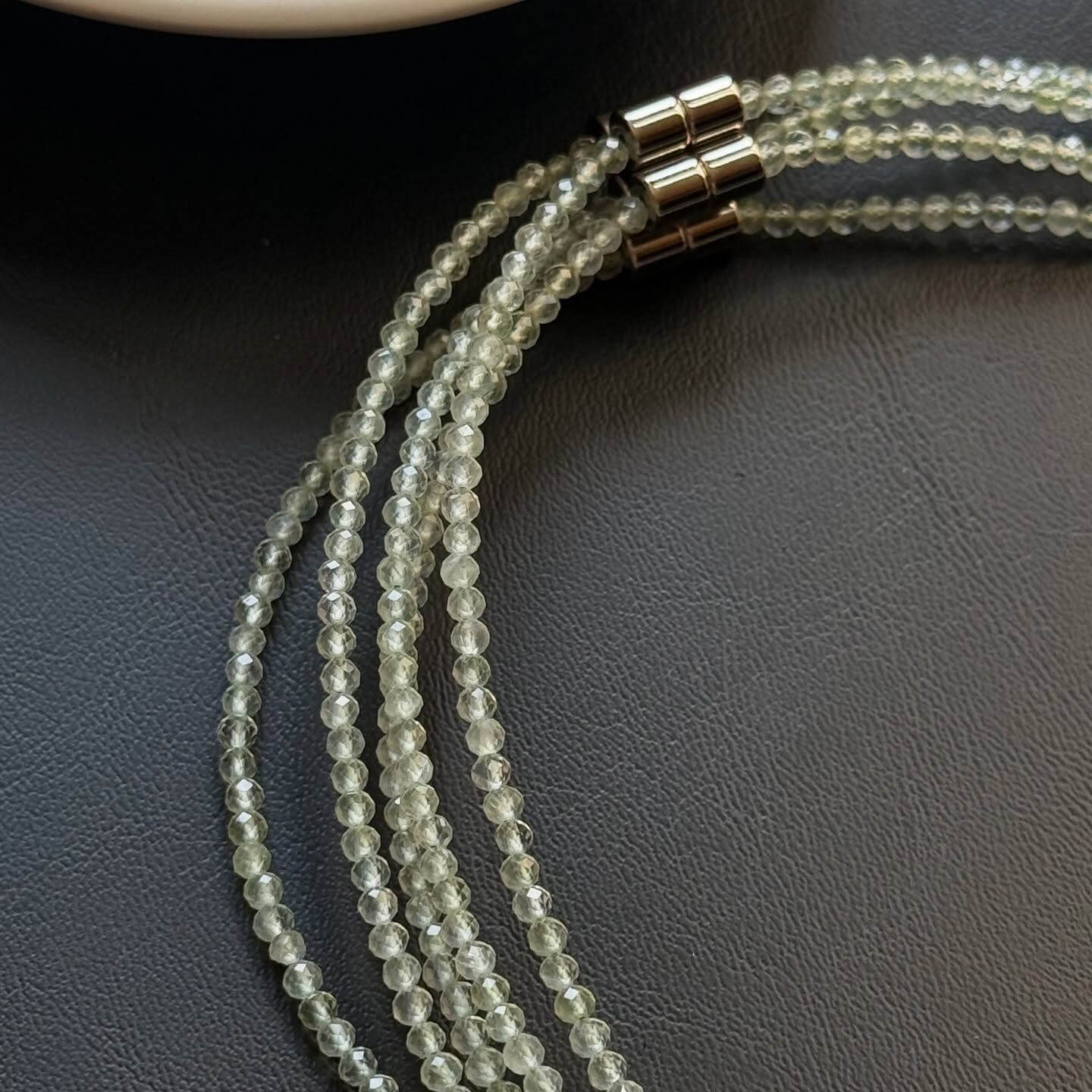 [原石] 綠水晶 磁吸式鎖骨鏈 水晶項鍊