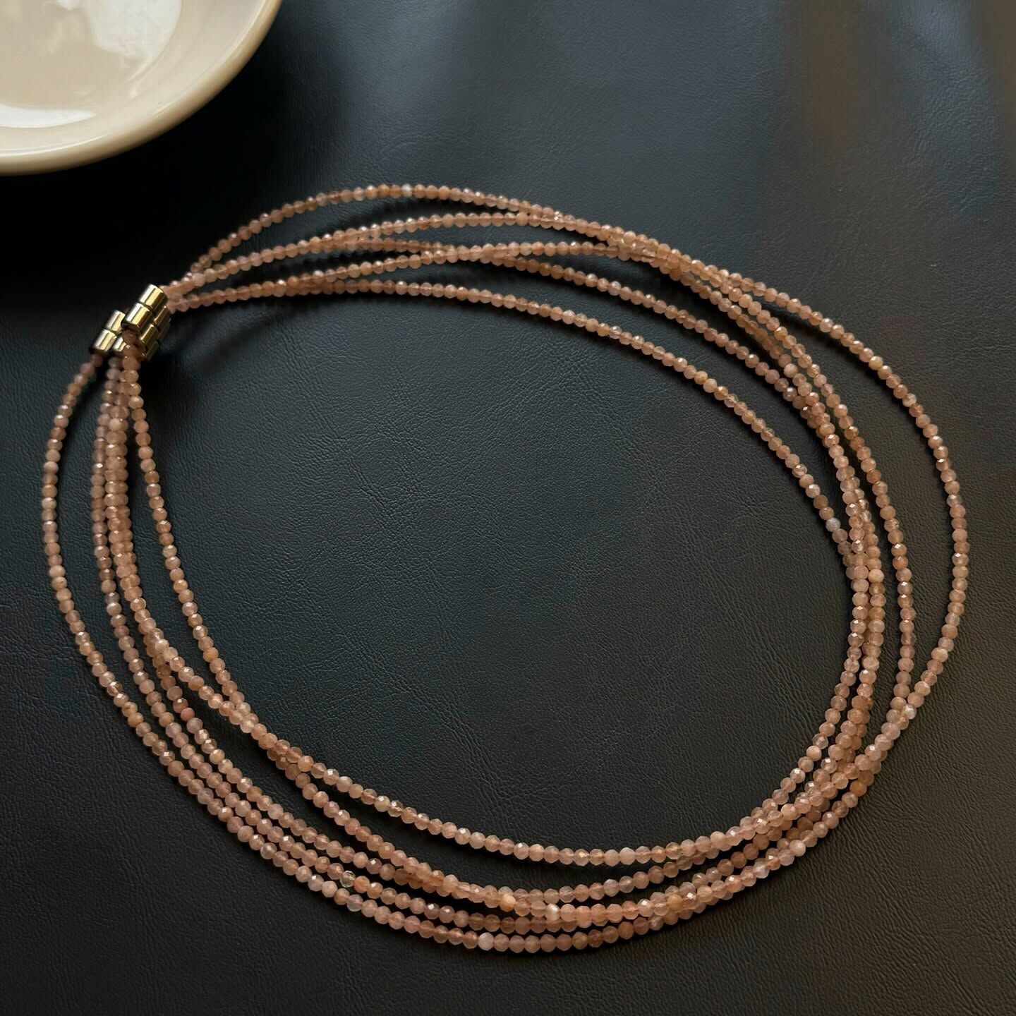 [原石] 蜜桃月光石 磁吸式鎖骨鏈 水晶項鍊