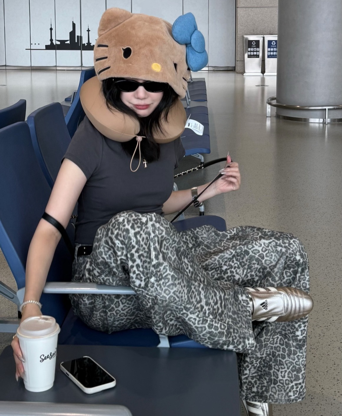 上海限定黑皮居家系列 (不用等預購10天到貨寄出單純頸枕除外)