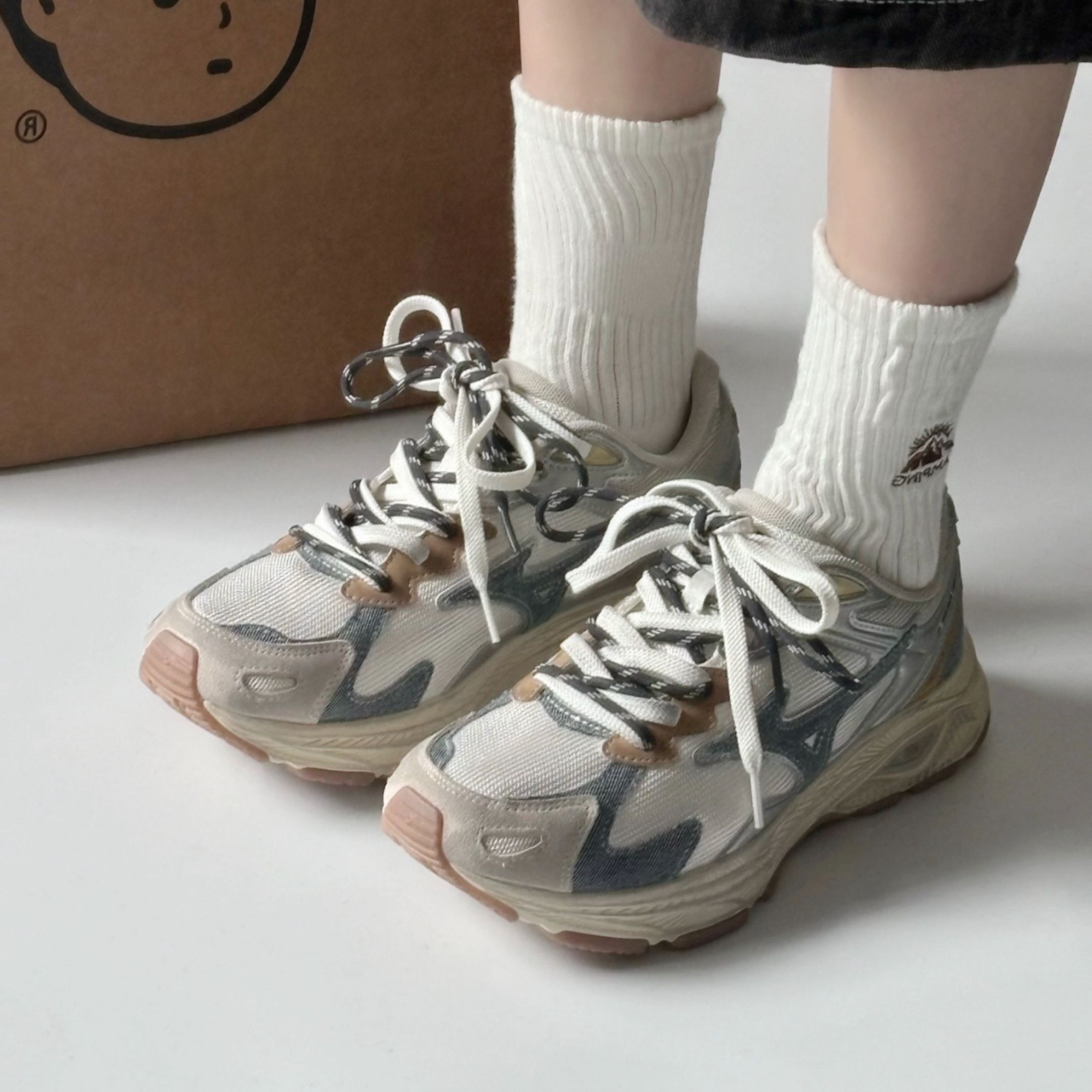 NICEDAY 代購 Mizuno Racer S 丹寧 牛仔 拼接 做舊 城市感 銀色 灰 棕色 奶油底 機能 慢跑 男女鞋 D1GH253501