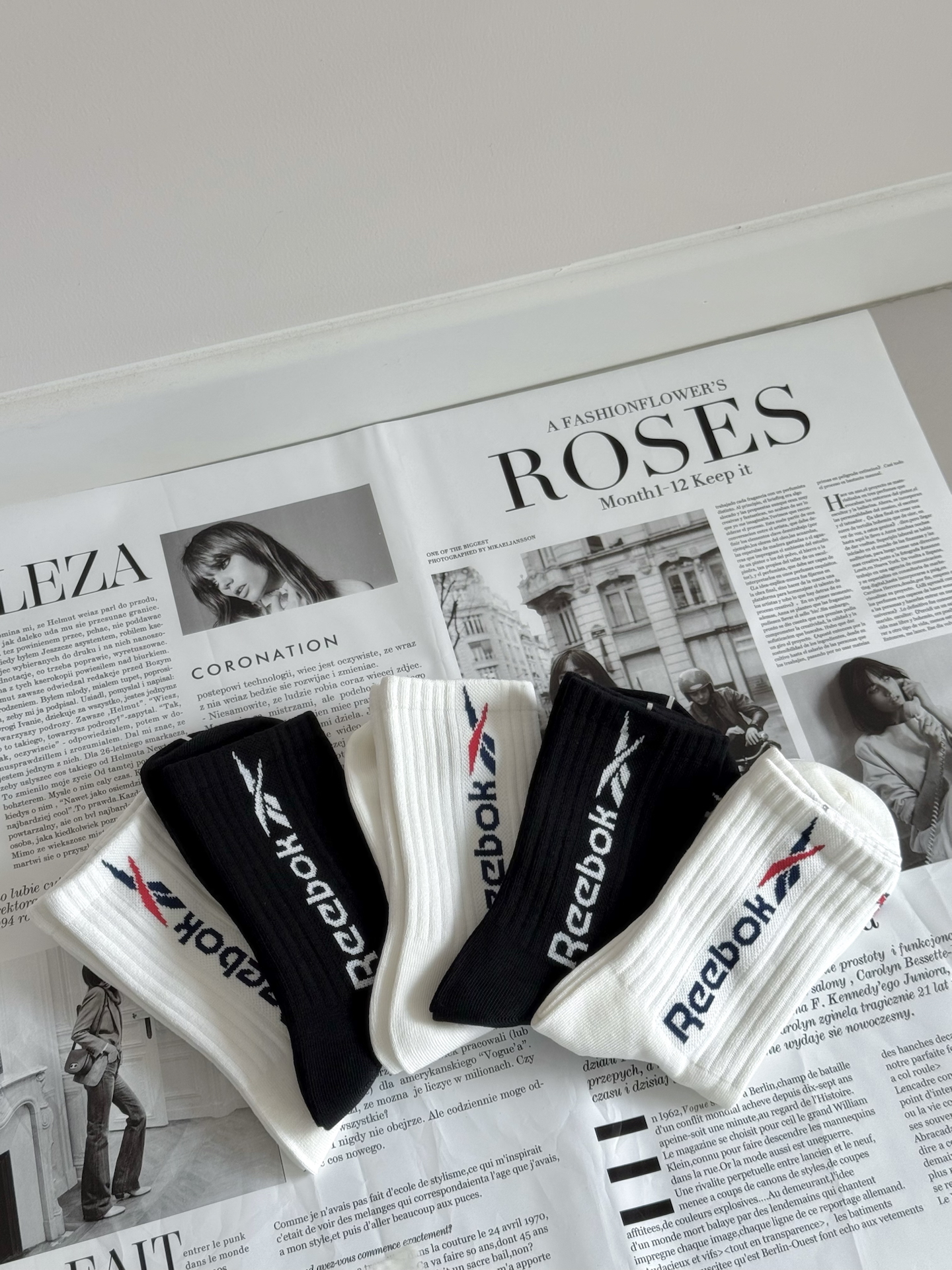 代購-Reebok 10A抗菌 吸汗 透氣 防滑 中筒襪 黑白 5入