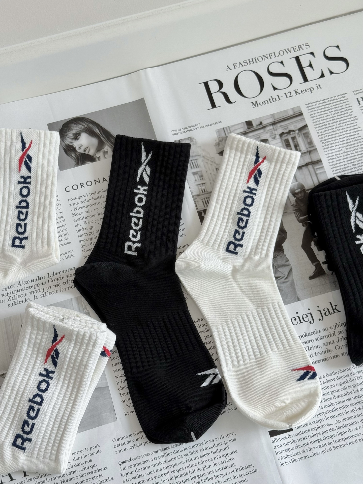 代購-Reebok 10A抗菌 吸汗 透氣 防滑 中筒襪 黑白 5入