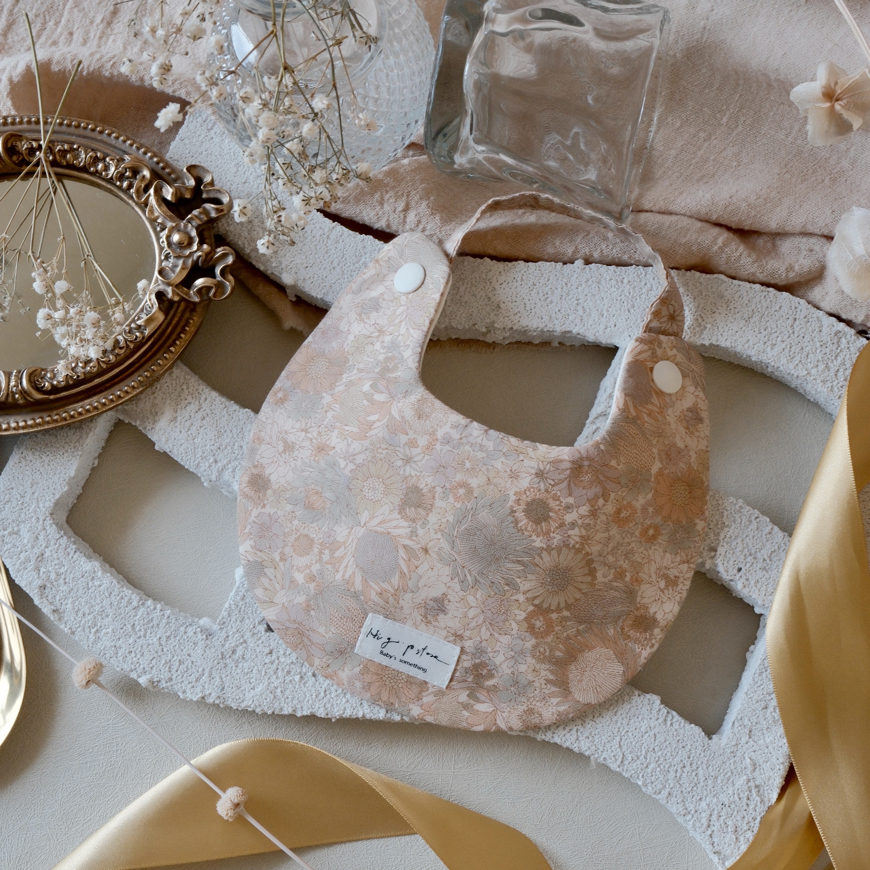 Hi Y.P store-手作圍兜-煙粉花境