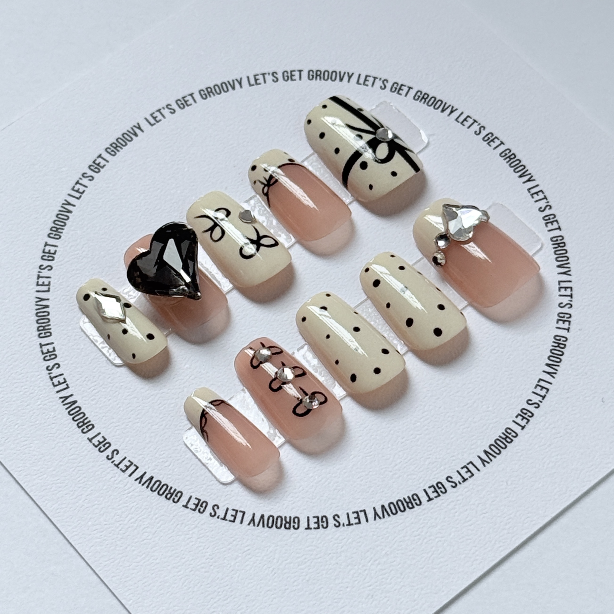 Slay ︳Black and White Polka Dots。Heart Charms