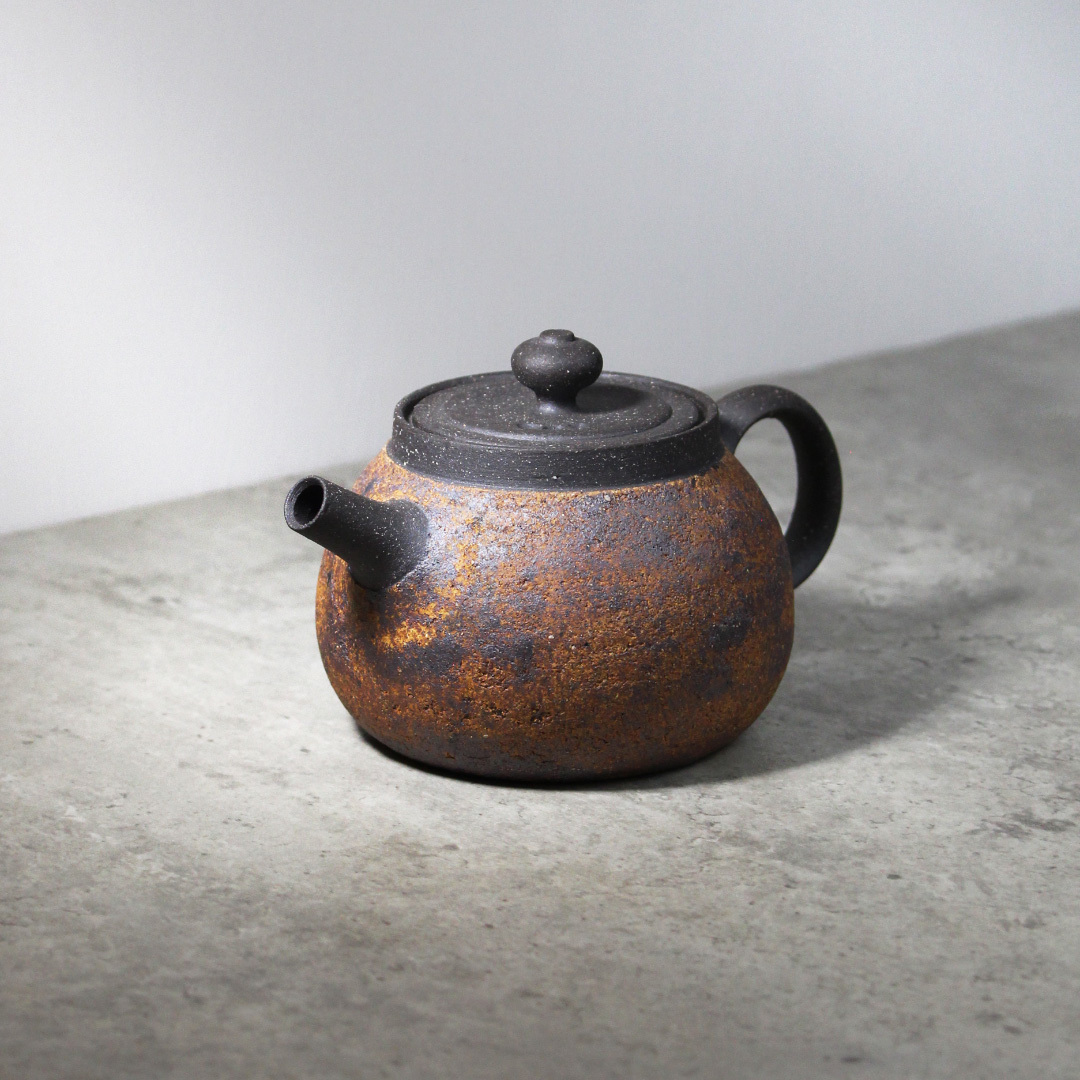 墨泥岩礦日式小圓壺