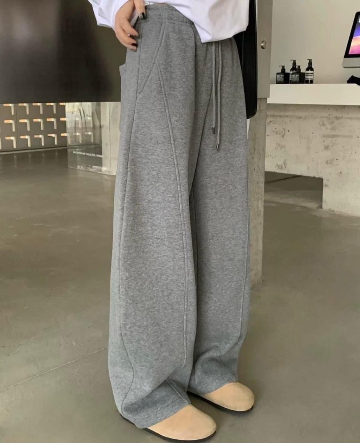 【慵懶鬆弛感的落地彎刀寬褲】（現貨）