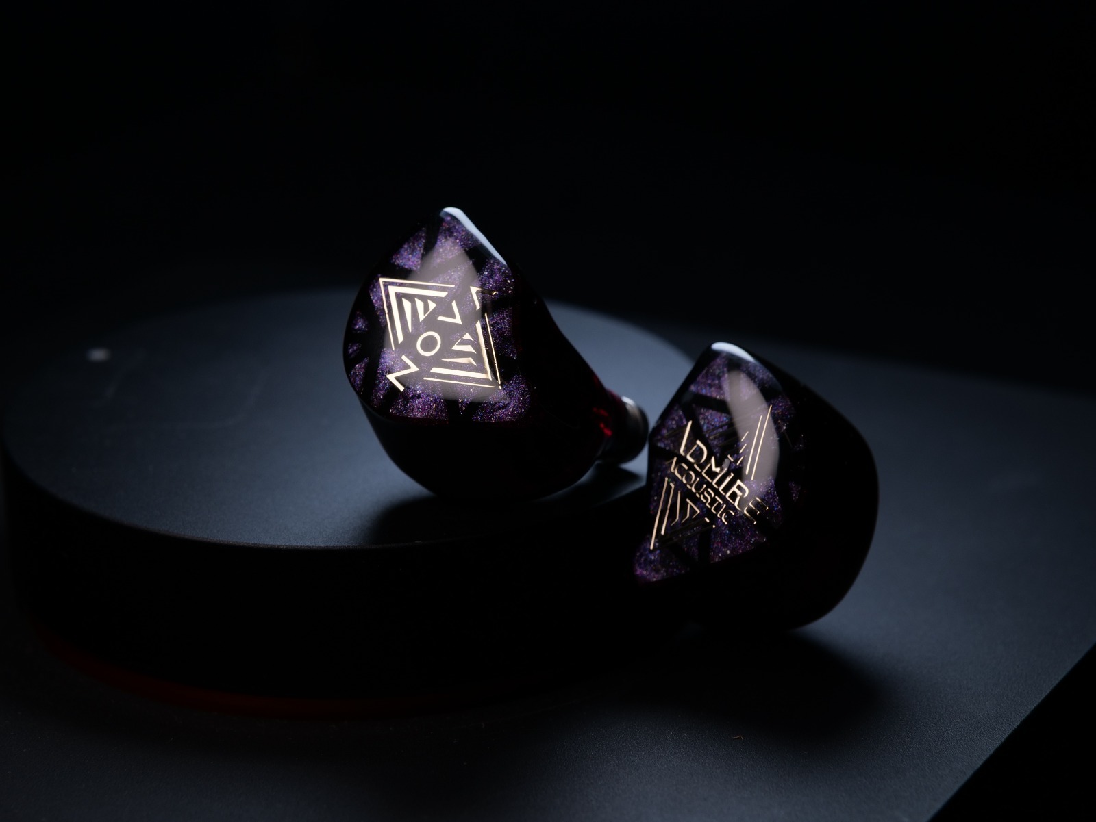 Admire Acoustic – NOVA 發燒級入耳式耳機 | 13單元, 4個小平面振膜, 4個高頻動鐵, 4個中頻動鐵, 1個10mm動圈單元