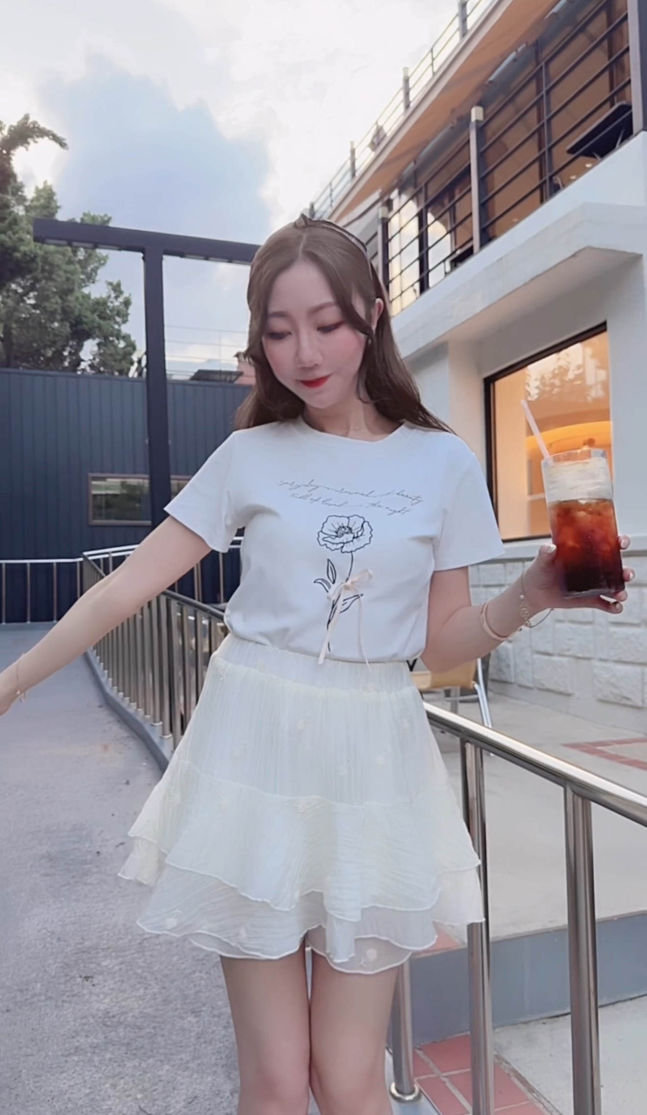 *莫代爾超舒服大彈性質～* BJ2 MADE SERIES* THE RIBBON FLOWERY 𑁍ࠬܓ TEE TOP