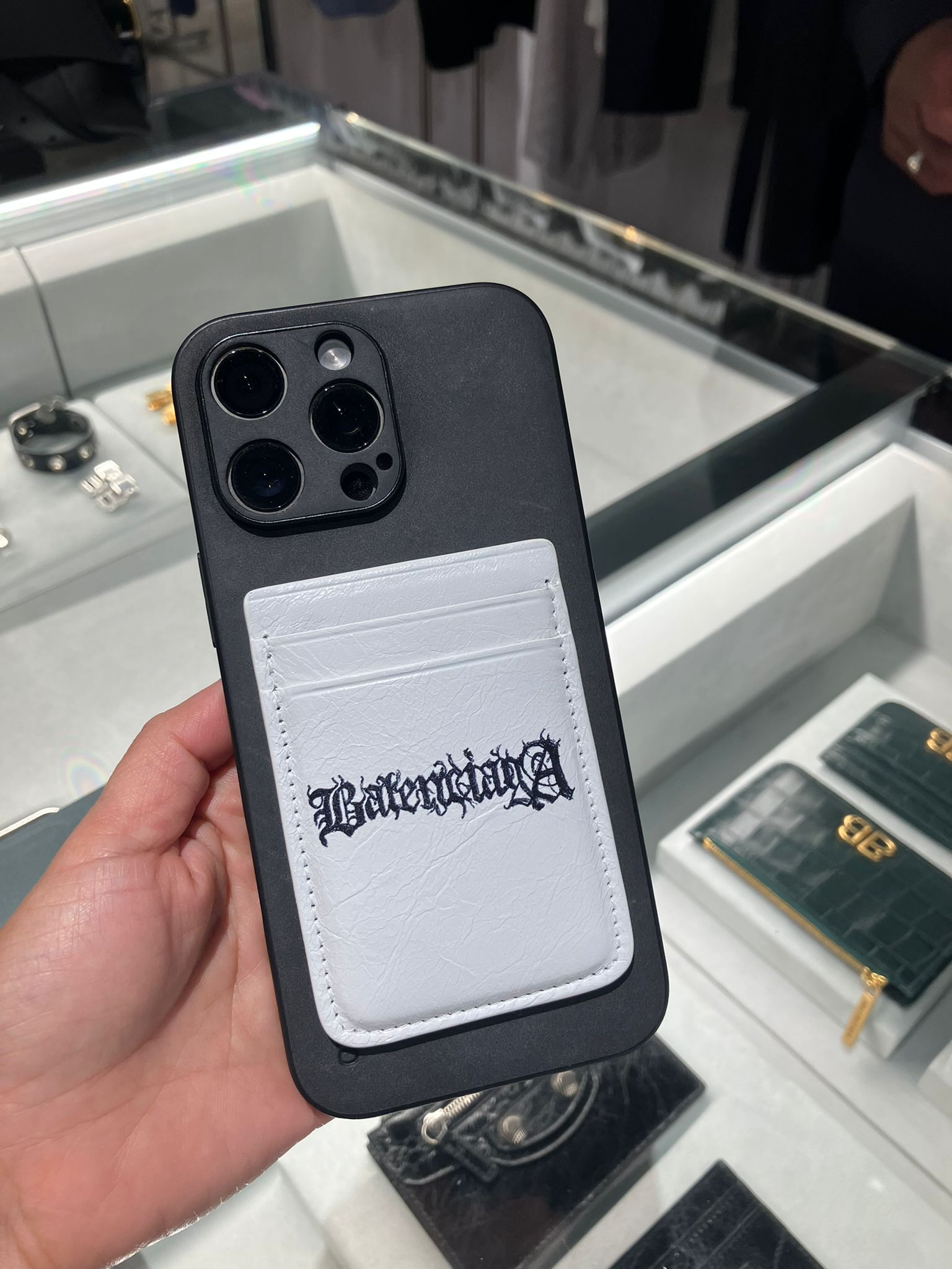 Balenciaga Magnet Card Holder Optic White 675835