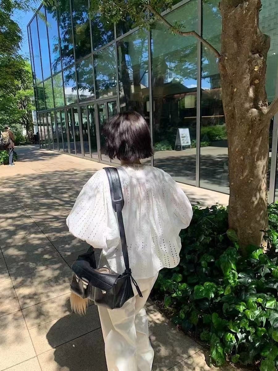 3517 洞洞鏤空澎袖襯衫