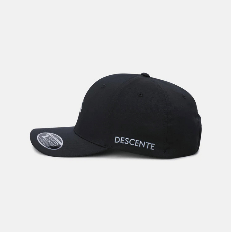 【 DESCENTE｜SPORTS BASIC TAKTEL CAP 立體銀LOGO運動帽 - 黑 】