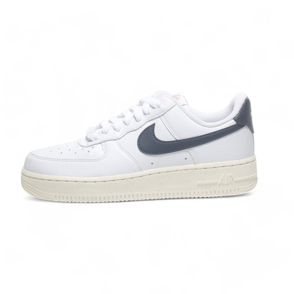NIKE 休閒鞋 AIR FORCE 1 07 AF1 白 深藍勾 奶油底 女 FZ6768-100
