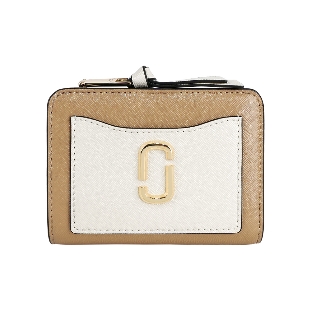 【Marc Jacobs】The Snapshot 防刮皮革暗釦二折撞色短夾(駝色)
