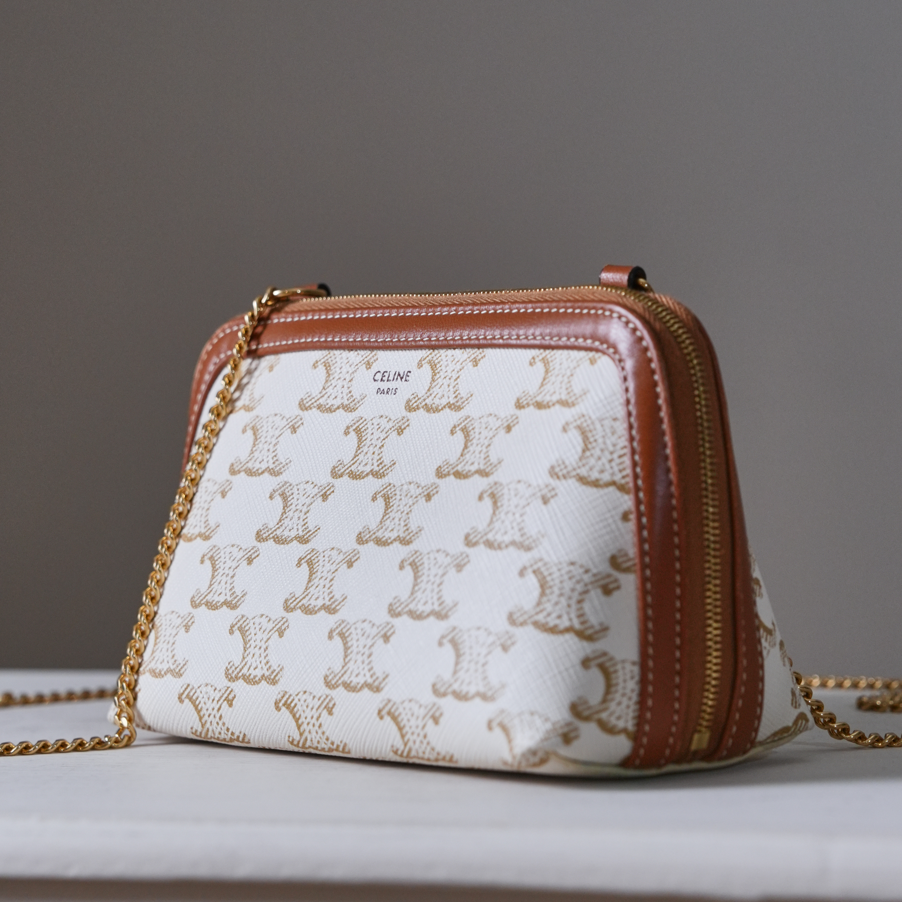 CELINE 白色老花鍊條包